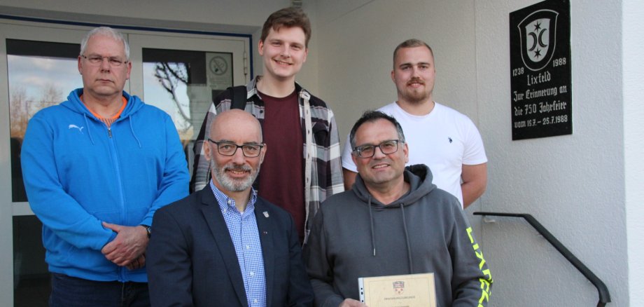 Ortsbeirat (vl.): Torsten Bilsing (stellv. Ortsvorsteher), Bgm. Jörg Schwarz, Florian Haßler-Luy (Schriftführer), Leon Alexander Reh (Beisitzer). (Es fehlt: Beisitzerin Sandra Dostalek) Ortsbeirat (vl.): Torsten Bilsing (stellv. Ortsvorsteher), Bgm. Jörg Schwarz, Florian Haßler-Luy (Schriftführer), Leon Alexander Reh (Beisitzer). (Es fehlt: Beisitzerin Sandra Dostalek)