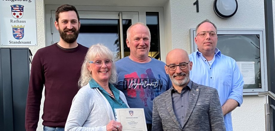 Ortsbeirat Gönnern (vl.): Nikolai Rink (Schriftführer), Eva Hesse (Ortsvorsteherin), Dirk Müller (stellv. Ortsvorsteher), Bgm. Jörg Schwarz, Henning Kramer Beigeordneter. (Es fehlt: Uwe Debus)